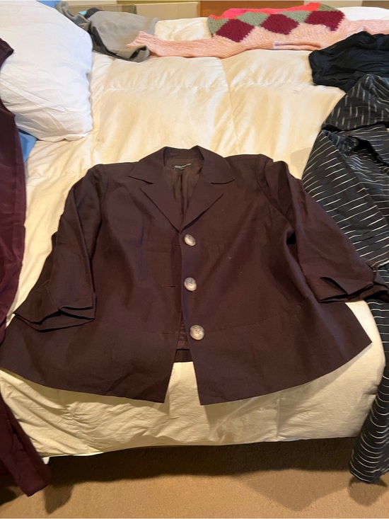 Jackets & Blazers - Classic Women's Three-Button Blazer Jacket in Deep Brown